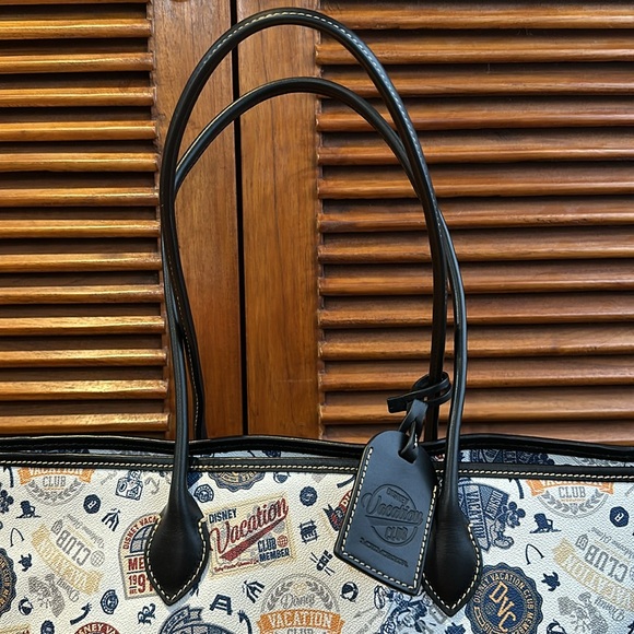 DVC TOTE BAG…new without tags - Picture 4 of 14